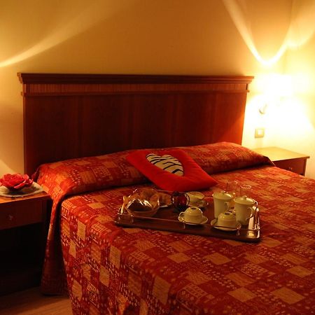 Hotel Il Borghetto Bariano Ngoại thất bức ảnh