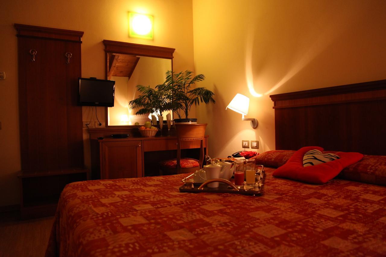 Hotel Il Borghetto Bariano Ngoại thất bức ảnh