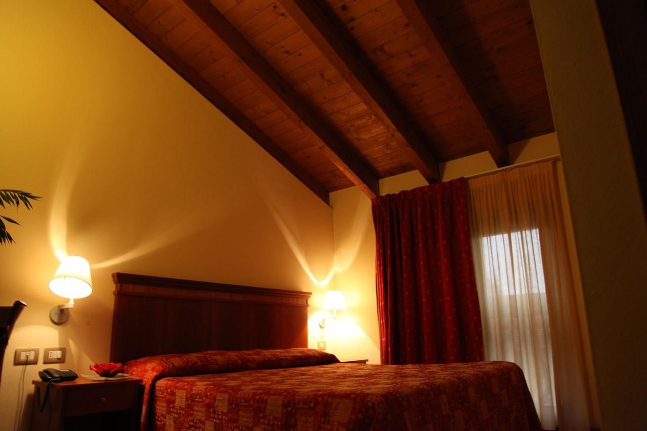 Hotel Il Borghetto Bariano Ngoại thất bức ảnh