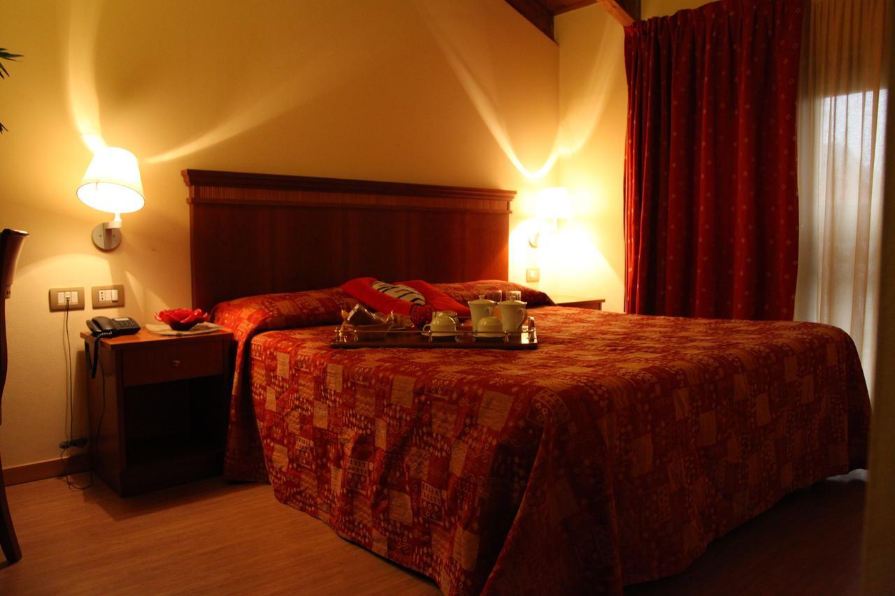 Hotel Il Borghetto Bariano Ngoại thất bức ảnh